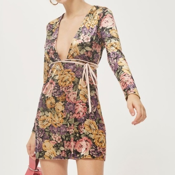Topshop Dresses & Skirts - TOPSHOP Plunge Floral Wrap Dress fall